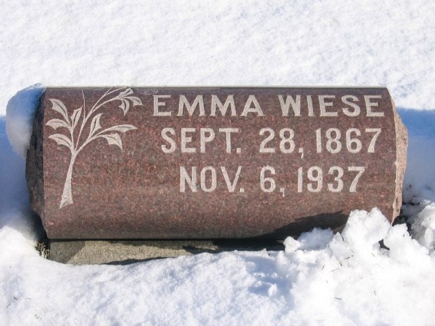 Grave_Wiese_Emma_Elmwood_Cemetery.jpg