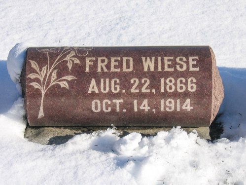 Grave_Wiese_Fred_Elmwood_Cemetery.jpg