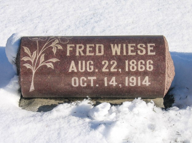 Grave_Wiese_Fred_Elmwood_Cemetery.jpg